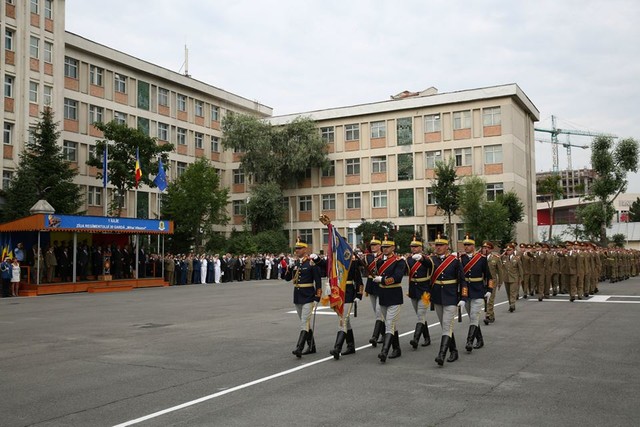 Ceremonia dedicata implinirii a 155 de ani de la infiintarea Regimentului 30 Garda „Mihai Viteazul” - foto Valentin Ciobirca