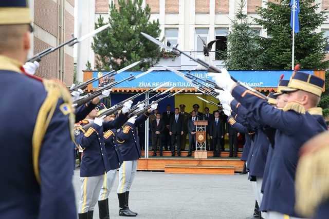 Ceremonia dedicata implinirii a 155 de ani de la infiintarea Regimentului 30 Garda „Mihai Viteazul” - foto Valentin Ciobirca