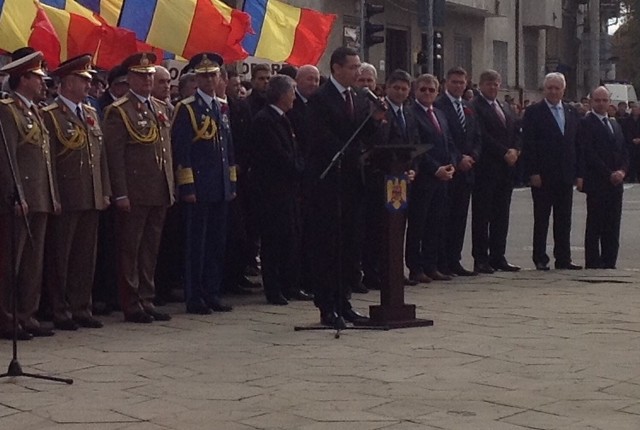 Aspect din timpul ceremoniei militare de la Satu Mare - foto Madalina Ilinca