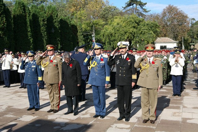 Aspect din timpul ceremoniei militare organizate la Carei - foto Valentin Ciobarca