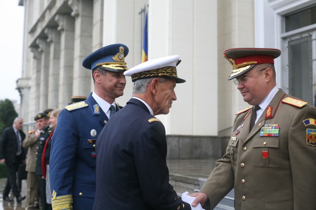 Aspect din timpul ceremoniei militare - foto Petrica Mihalache