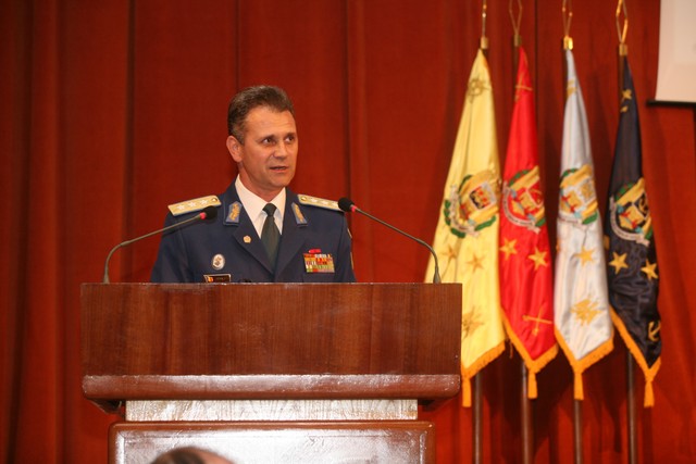 Aspect din timpul ceremoniei militare de conferire a Emblemei de Onoare a Statului Major General - foto Petrica Mihalache 