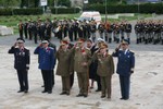 Veteranii de razboi depun o coroana de flori - foto Petrica Mihalache