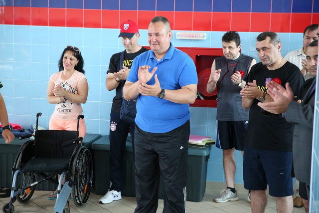 Aplauze pentru sergentul-major Ionuț Butoi și colegii din grupul Invictus -  foto Valentin Ciobirca
