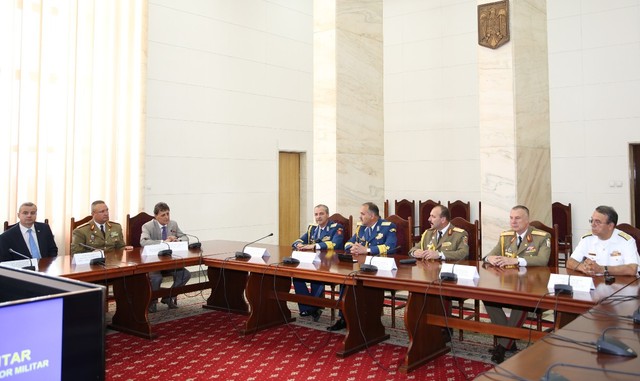 Semnarea contractului de parteneriat pentru constituirea Consortiului universitar al institutiilor de invatamant superior militar „DACICA”, intre Universitatea Nationala de Aparare “Carol I”, Academia Tehnica Militara, Academia Fortelor Aeriene “Henri Coanda”, Academia Fortelor Terestre “Nicolae Balcescu” și Academia Navala “Mircea cel Batran” - foto Valentin Ciobirca