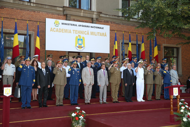 Intonarea Imnului Național (foto: Vali Ciobirca)