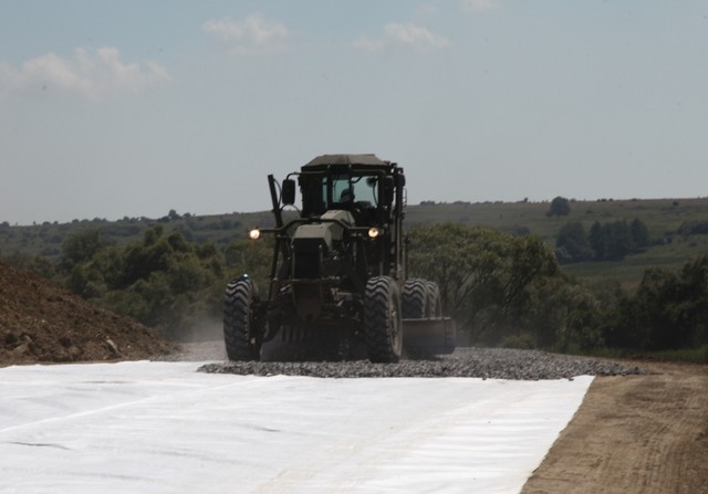 Realizarea sectorului de drum de manevra - foto Cristian Surugiu