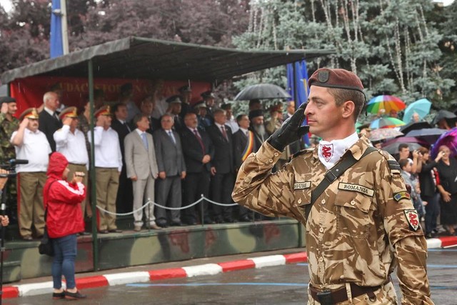 Aspect din timpul ceremoniei de la Dej - foto Valentin Ciobirca 