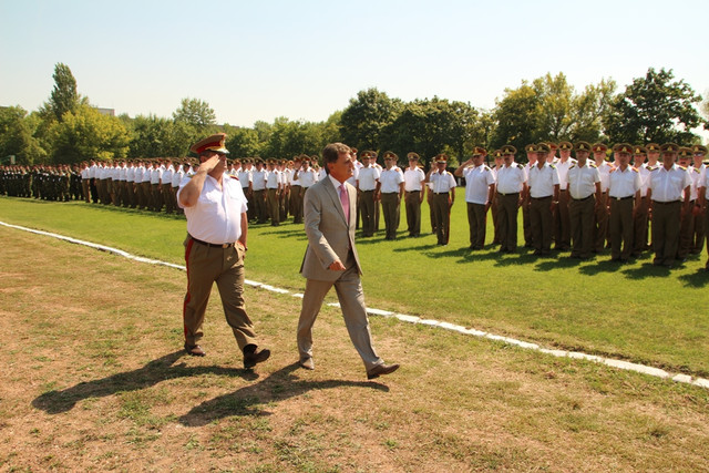 Ceremonia de predare - primire a comenzii  Diviziei  1 Infanterie DACICA catre Divizia Multinationala de Sud-Est

Foto: Adrian Curiman/RevistaFortelor Terestre