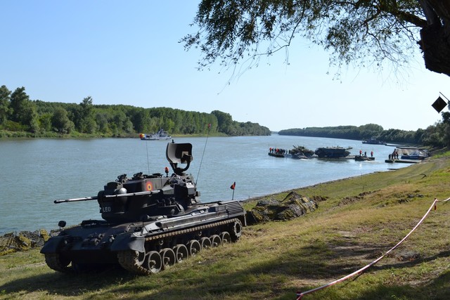 Histria 15 - activitați practice de instruire in teren, in poligonul de instrucție Varsatura 

foto: Cristi Vlasceanu