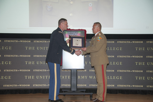 Ceremonia de includere a generalului-locotenent Nicolae Ciuca  in  Galeria de onoare a Colegiului de Razboi al Forțelor Terestre Americane (International Fellows Hall of Fame)