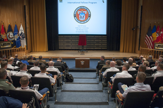 Ceremonia de includere a generalului-locotenent Nicolae Ciuca  in  Galeria de onoare a Colegiului de Razboi al Forțelor Terestre Americane (International Fellows Hall of Fame)