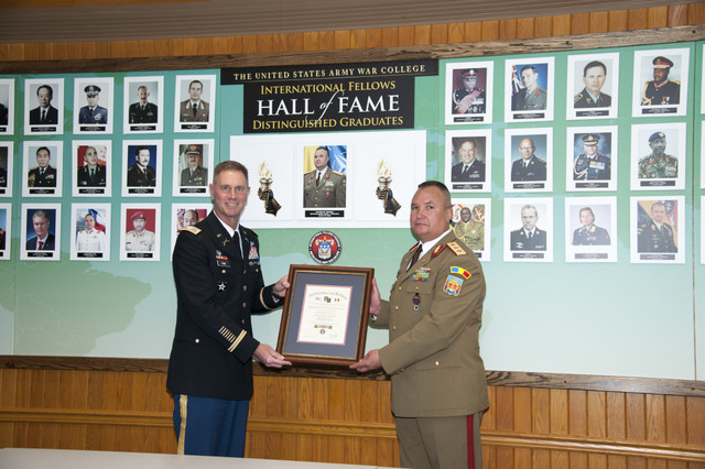 Ceremonia de includere a generalului-locotenent Nicolae Ciuca  in  Galeria de onoare a Colegiului de Razboi al Forțelor Terestre Americane (International Fellows Hall of Fame)