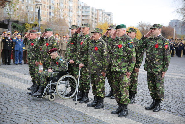 Ziua veteranilor - ceremonia organizata pentru a onora sacrificiul veteranilor teatrelor de operații, la Monumentul Eroilor cazuți in Teatrele de Operații si pe teritoriul Romaniei, din Parcul Tineretului

Foto: Anca Ciornei
