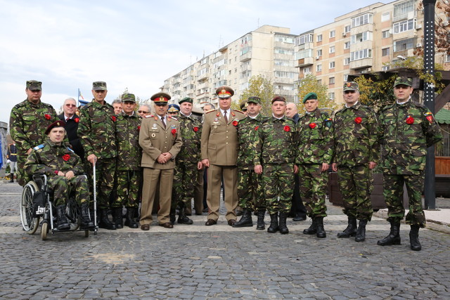 Ziua veteranilor - ceremonia organizata pentru a onora sacrificiul veteranilor teatrelor de operații, la Monumentul Eroilor cazuți in Teatrele de Operații si pe teritoriul Romaniei, din Parcul Tineretului

Foto: Anca Ciornei
