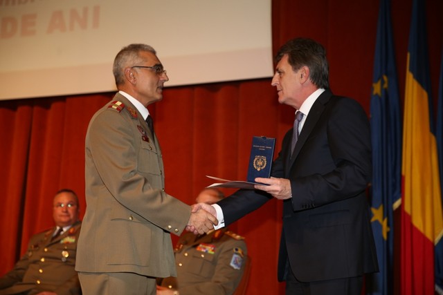 Aspect din timpul ceremoniei dedicate Zilei Statului Major General