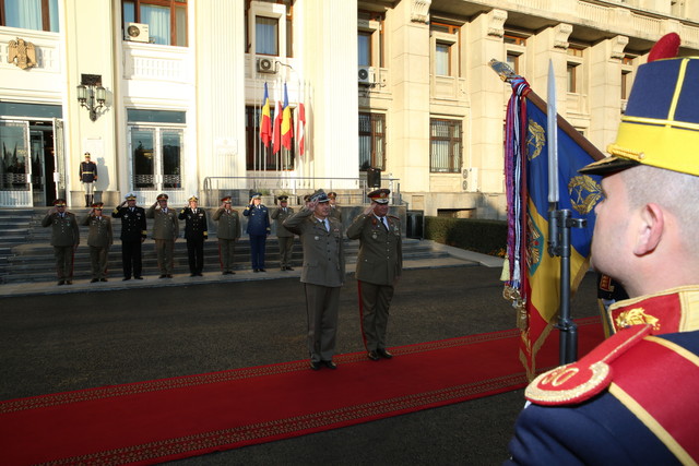 Aspect din timpul vizitei șefului Statului Major General al Republicii Polone

foto: Valentin Ciobirca