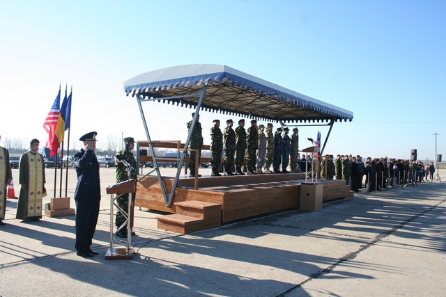Ceremonia de schimbare a comenzii și inmanare a Drapelului de lupta Bazei Militare Deveselu