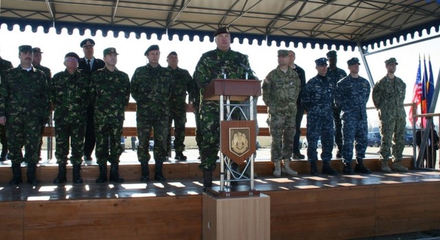 Ceremonia de schimbare a comenzii și inmanare a Drapelului de lupta Bazei Militare Deveselu