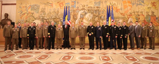 Ceremonia de acordare a Emblemei de onoare a SMG, comandorului (N) William Garren

Foto: Valentin Ciobirca
