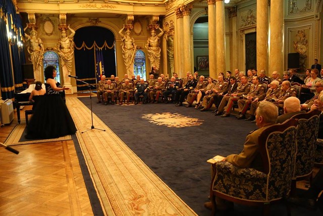 Ceremonie de inaintare in gradul urmator a unor militari in retragere