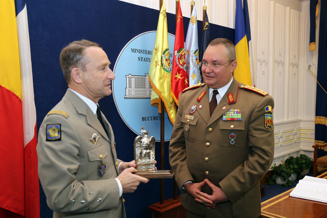 Seful Statului Major General al Republicii Franceze, in vizita la Bucuresti

Foto: Petrica Mihalache