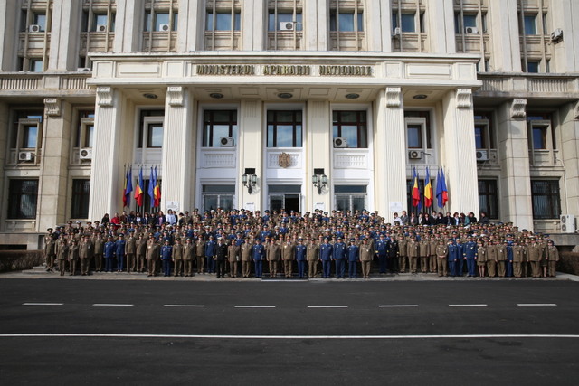 Ceremonie de trecere in rezerva a unor cadre militare din Statul Major General
