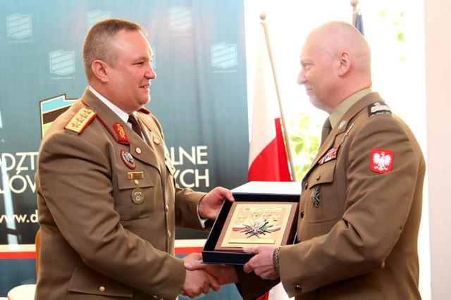 Intrevederea șefului Statului Major General, generalul Nicolae Ciuca, cu comandantul comandamentului general din Polonia, generalul-locotenent Miroslaw Rozanski.