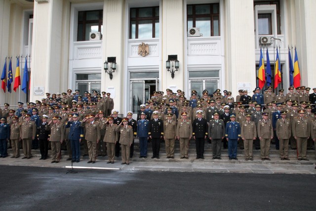 Ceremonia de trecere in rezerva a unor cadre militare din Statul Major General

Foto Eugen Mihai
