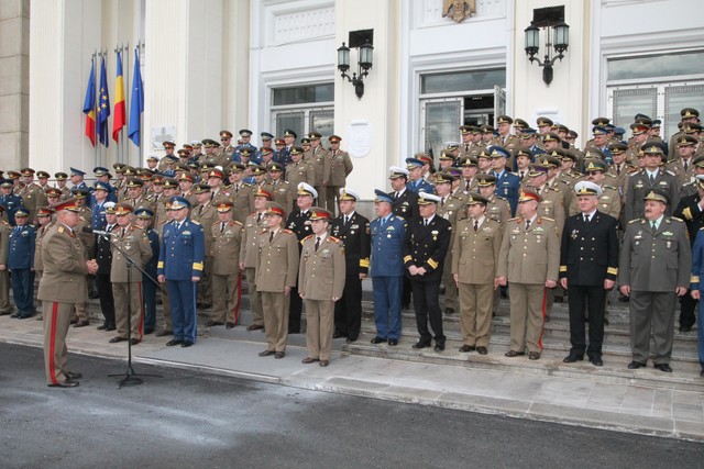 Ceremonia de trecere in rezerva a unor cadre militare din Statul Major General

Foto Eugen Mihai
