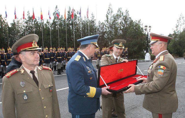 Ceremonia de trecere in rezerva a unor cadre militare din Statul Major General

Foto Eugen Mihai