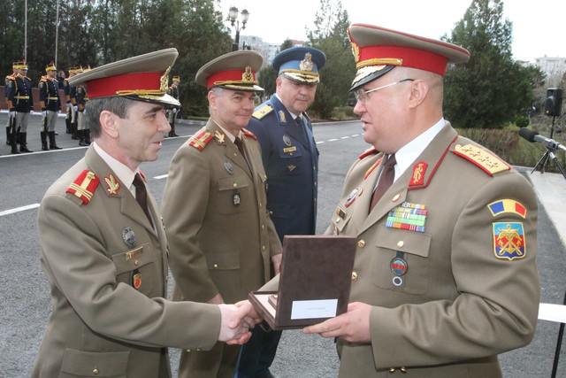 Ceremonia de trecere in rezerva a unor cadre militare din Statul Major General

Foto Eugen Mihai