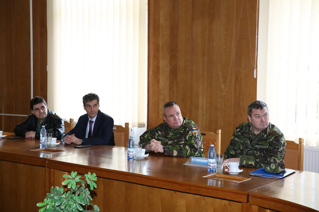 Vizita de lucru in bazele de la Fetești

Foto: Vali Ciobirca