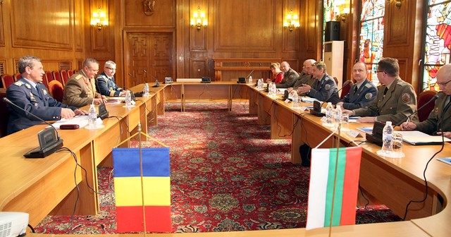 Aspecte din timpul convorbirilor - foto MApN Bulgaria