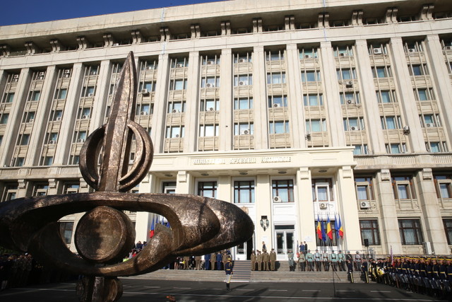 Ziua NATO la Ministerul Apararii Naționale

Foto: Valentin Ciobirca