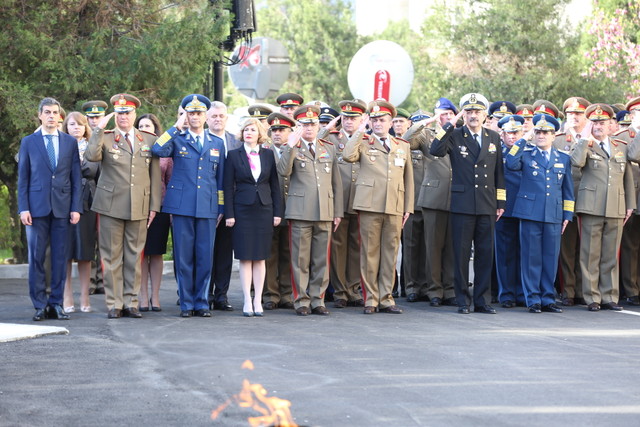 Ziua NATO la Ministerul Apararii Naționale

Foto: Valentin Ciobirca