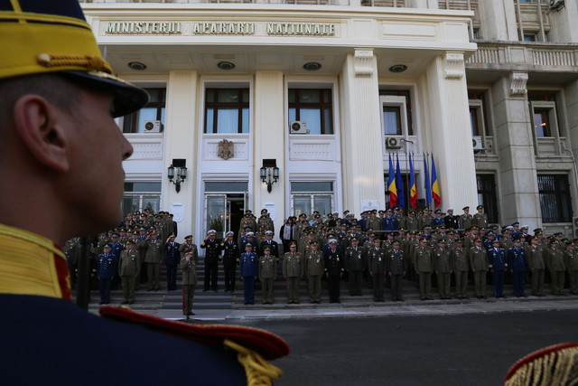 Ceremonie de trecere in rezerva a unor cadre militare din Statul Major General

Foto: Petrica Mihalache
