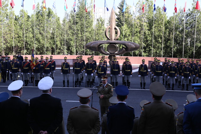 Ceremonie de trecere in rezerva a unor cadre militare din Statul Major General

Foto: Petrica Mihalache