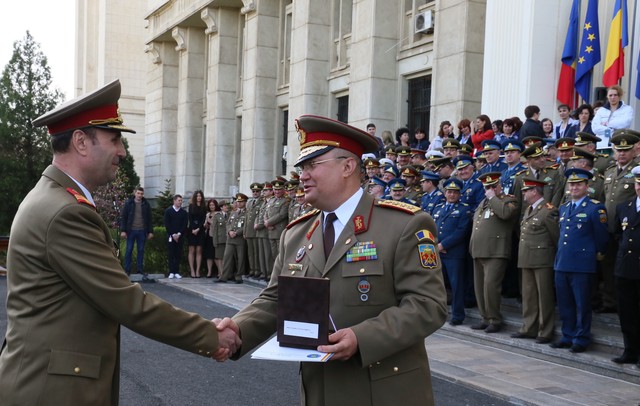 Ceremonie de trecere in rezerva a unor cadre militare din Statul Major General

Foto: Petrica Mihalache