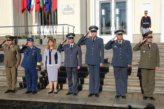 Intrevederea șeful Statului Major General, generalul Nicolae Ciuca, cu șeful Statului Major General al Armatei Republicii Bulgaria, generalul-locotenent Constantin Popov

Foto Valentin Ciobirca