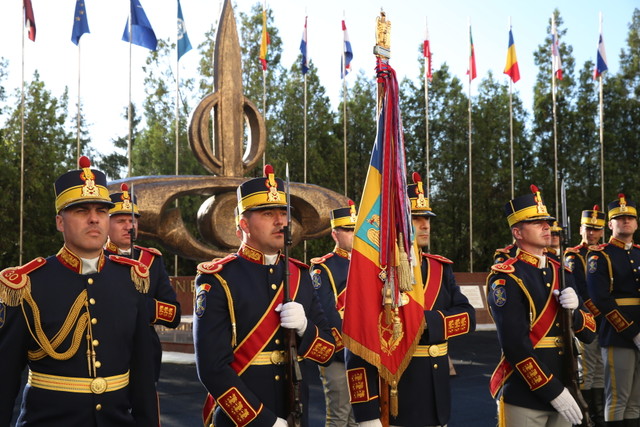 Intrevederea șeful Statului Major General, generalul Nicolae Ciuca, cu șeful Statului Major General al Armatei Republicii Bulgaria, generalul-locotenent Constantin Popov

Foto Valentin Ciobirca