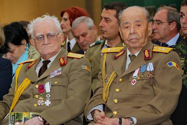 Joi, 21 aprilie, a avut loc la sediul Statului Major al Fortelor Terestre, simpozionul dedicat sarbatoririi Zilei Fortelor Terestre

Foto: Cristian Surugiu
