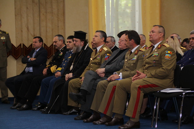 Joi, 21 aprilie, a avut loc la sediul Statului Major al Fortelor Terestre, simpozionul dedicat sarbatoririi Zilei Fortelor Terestre

Foto: Cristian Surugiu
