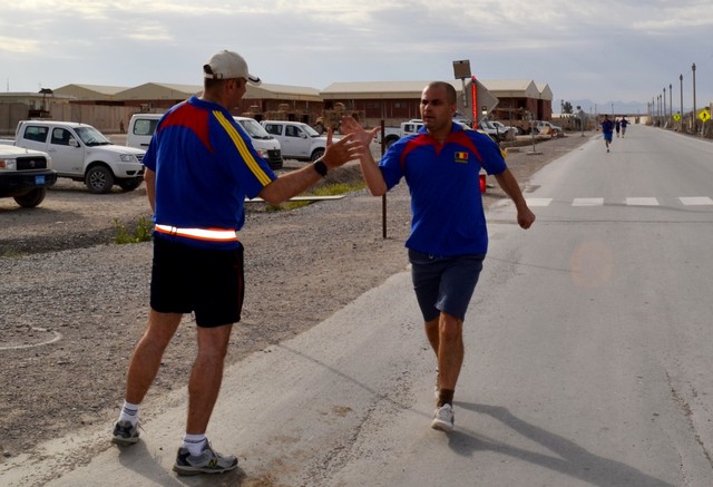 Ziua Forțelor Terestre sarbatorita și in Afganistan
Militari din Batalionul 2 Infanterie Protectia Fortei, dislocati in teatrul de operatii Afganistan, au pregatit o serie de activitati prin care sa marcheze Ziua Fortelor Terestre: competitii sportive (fotbal, cros, trasul funiei, duel de foc),  la care participa atat militari romani cat si din cadrul coalitiei, dovedind inca o data ca spiritul de corp si de camaraderie depasesc hotarele oricaror state.

Foto: Cadulencu Iulian.
