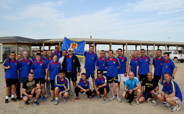 Ziua Forțelor Terestre sarbatorita și in Afganistan
Militari din Batalionul 2 Infanterie Protectia Fortei, dislocati in teatrul de operatii Afganistan, au pregatit o serie de activitati prin care sa marcheze Ziua Fortelor Terestre: competitii sportive (fotbal, cros, trasul funiei, duel de foc),  la care participa atat militari romani cat si din cadrul coalitiei, dovedind inca o data ca spiritul de corp si de camaraderie depasesc hotarele oricaror state.

Foto: Cadulencu Iulian.
