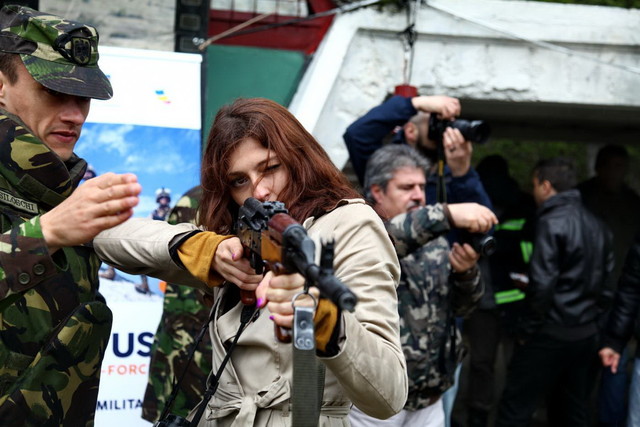 Cupa presei la tir, 21 aprilie, Poligonul Cațelu

Foto: Nicusor Comanescu
