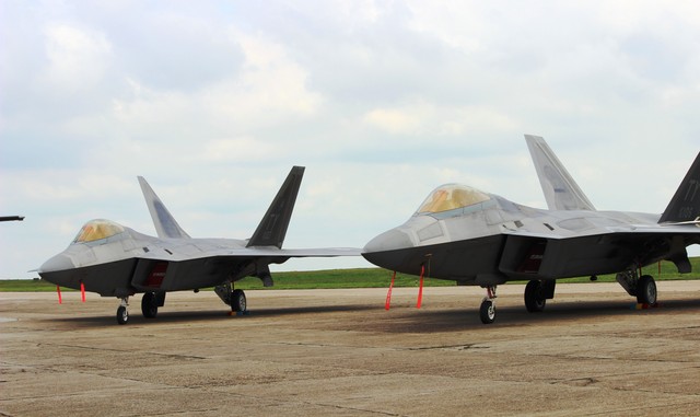 Aeronave F-22 „Raptor” la Mihail Kogalniceanu

Foto: Samir Șeicamet
