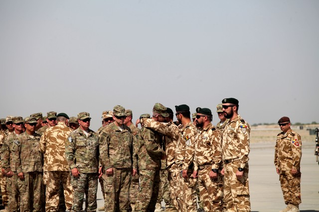 Ceremonie militara si religioasa de comemorare pentru cei doi eroi, in Afganistan 

Foto Iulian Cadulencu
