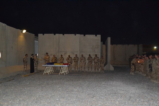 In Afganistan, drapelul tricolor a fost coborat in berna 

Foto Iulian Cadulencu
