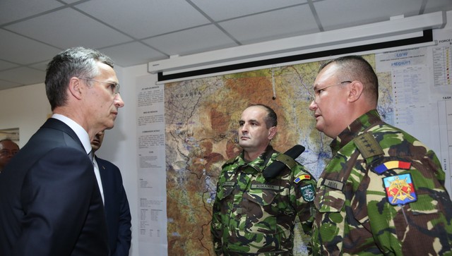 Vizita secretarului general al NATO la Comandamentul Multinațional de Divizie Sud-Est, din București

foto: Valentin Ciobirca